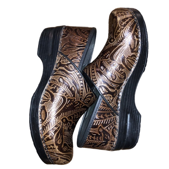 Dansko Brown Leather Tooled Clog - Picture 11 of 16